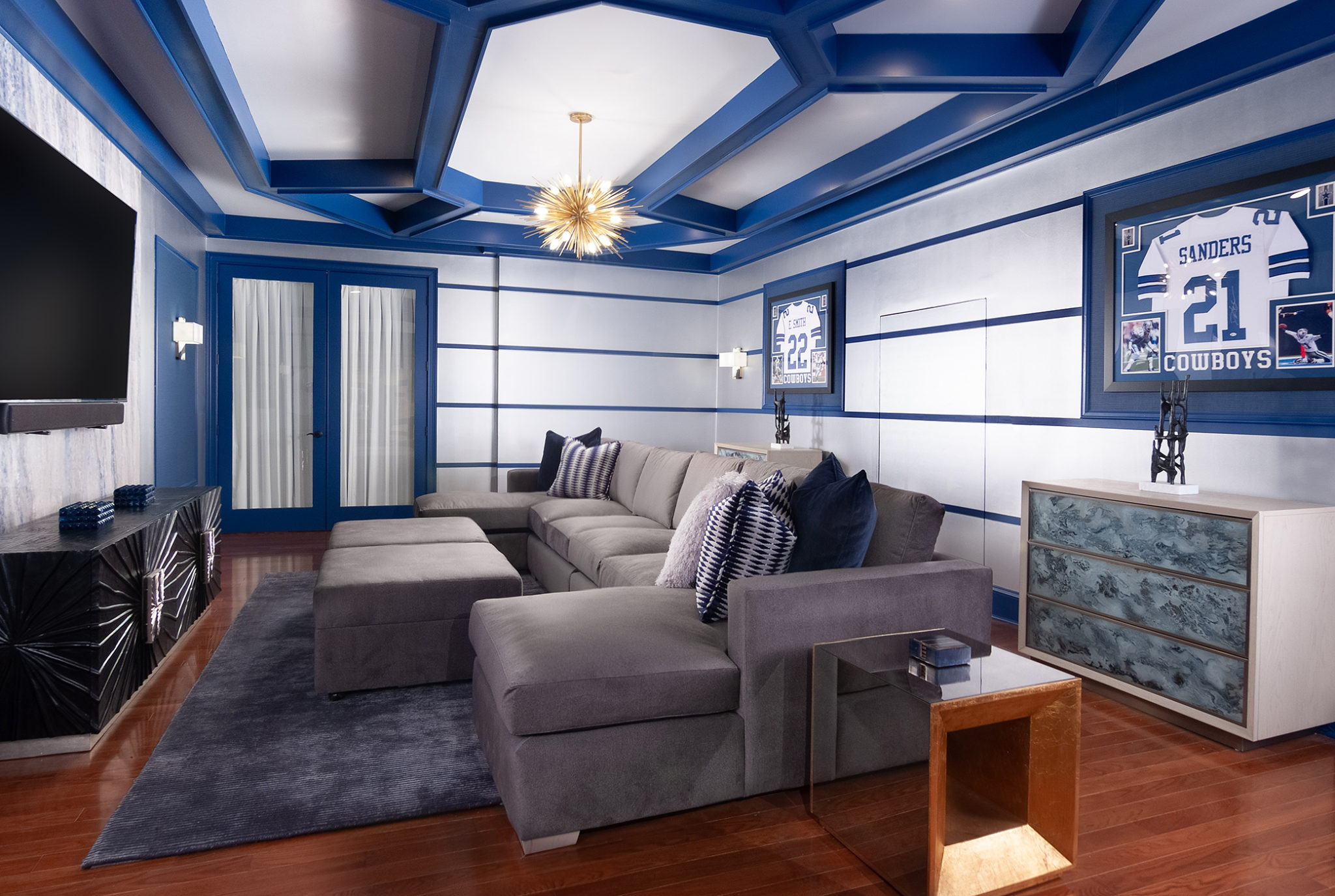 Game Day: 4 Ways to Get Your Family Room Ready For the Big Game